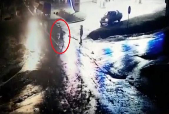 Lánya szeme láttára gázoltak halálra a gyalogátjárón egy nőt