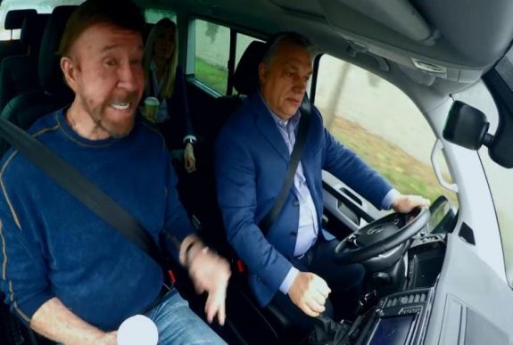 Chuck Norris Orbán Viktornak: „Úgy érzem, már régóta ismerlek”