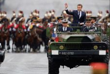  Európai hadsereget akar Macron