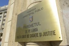 A legfelsőbb bíróságon pénteken sorsolják ki az öttagú bírói tanácsokat