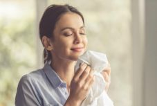 Csökkenti a stresszt, ha párunk pólóját szagolgatjuk