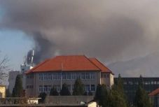 FRISSÍTVE - eloltották a kudzsiri fegyvergyárban kiütött tüzet