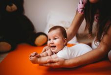 Mire jó a babamasszázs? Bedőházi Szende gyógymasszőrrel, oktatóval beszélgettünk