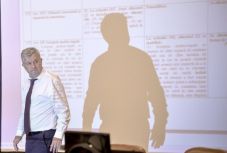 Módosításokkal jóváhagyta a Iordache-bizottság az igazságügyi törvényekre vonatkozó tervezetet