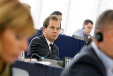 Sógor Csaba: a következő fél évben Romániának nem kell hirtelen pofonra számítania