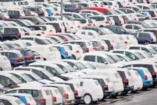 Romániában zuhant a legnagyobbat a forgalomba helyezett új autók száma 
