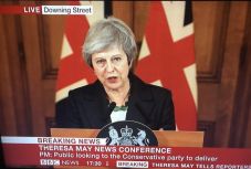 Theresa May: „én viszem végig a Brexit-folyamatot”