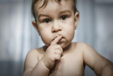 A felnőttekhez hasonló módon képesek dönteni a kisgyermekek társas helyzetekben