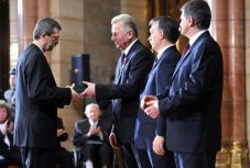 Orbán Viktor részvétét nyilvánította Pap Géza püspök családjának