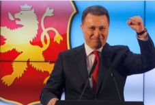 Különleges bánásmód illeti meg a Budapesten bujkáló macedón ex-kormányfőt?