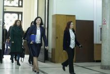 Uniós biztos: elvárom, hogy Románia tartsa magát az MCV ajánlásaihoz