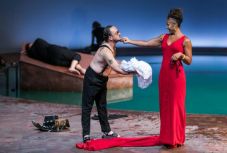 Last minute jegyakciót hirdet a kolozsvári színház az Inteferenciák nyitóelőadására