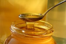 Törvénybe foglalták: mézet kapnak az óvodások és az elemisták