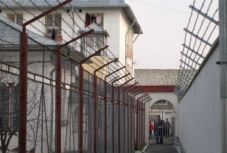 Több mint kétezer mobiltelefont foglaltak le a romániai börtönökben