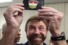 Budapesten akciózott a „legyőzhetetlen” Chuck Norris