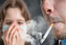 50 százalékkal kevesebb spermájuk van a dohányzó apák fiainak 