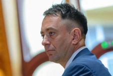 Az államrezon vagy az államtitok fontosabb? – Nyugaton tájékozódott a SRI-bizottság