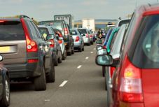 Több kilométeres torlódás alakult ki Bukarest és Brassó között