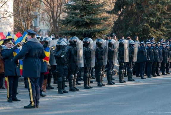 Centenárium: így vonultak fel a román fegyveres erők Csíkszeredában