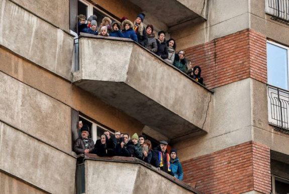 Több tízezren vettek részt a gyulafehérvári katonai parádén