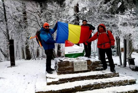 FRISSÍTVE - Elszégyellte magát? Törölte a fotót a Kékestető centenáriumi „meghódítója”