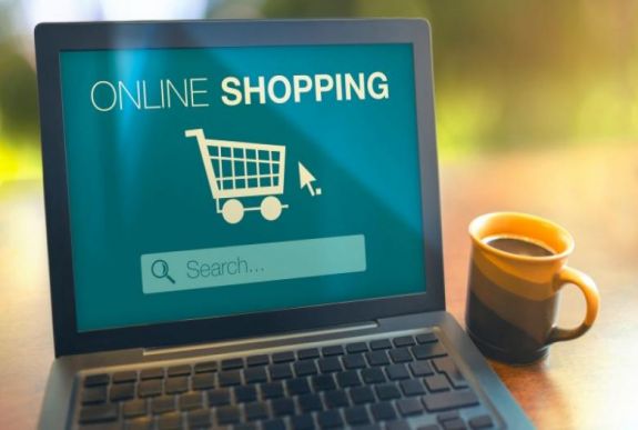 Hétfőtől teljesen szabad a pálya az e-kereskedelemben