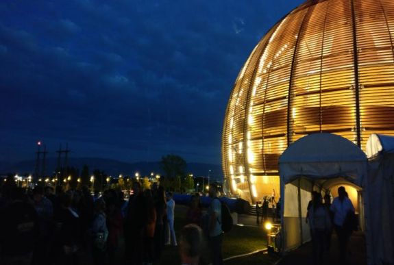 Két évre leállítják a CERN nagy hadronütköztetőjét