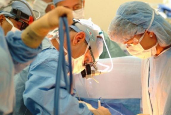 Tízéves gyermeken végeztek sikeres szívátültetést Marosvásárhelyen