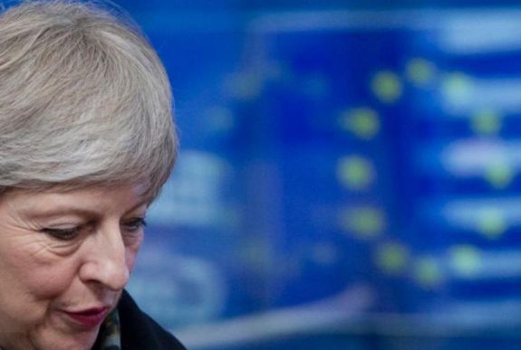 A szükségesnél többen jelezték, hogy Theresa Mayt támogatják a bizalmi szavazáson