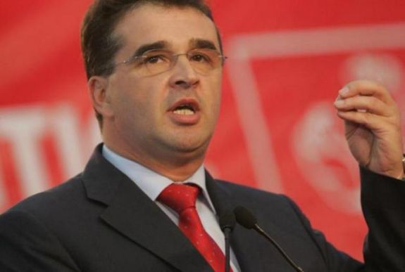 Oprişan: adjanak ki egy amnesztiára és közkegyelemre vonatkozó rendeletet