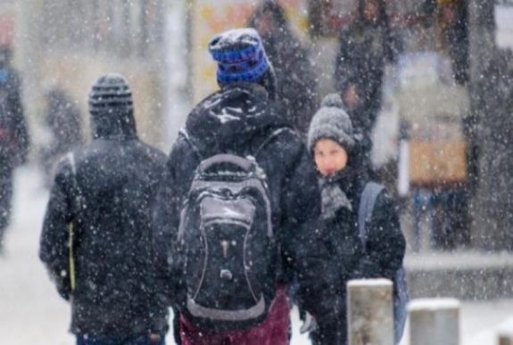 Több megyében felfüggesztették az oktatást a havazás miatt