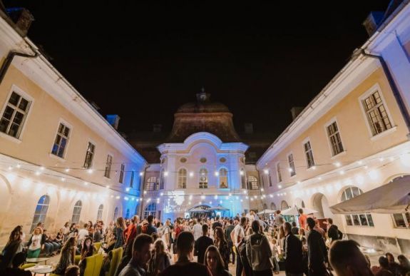 Bejelentette első fellépőit a gernyeszegi Awake-fesztivál