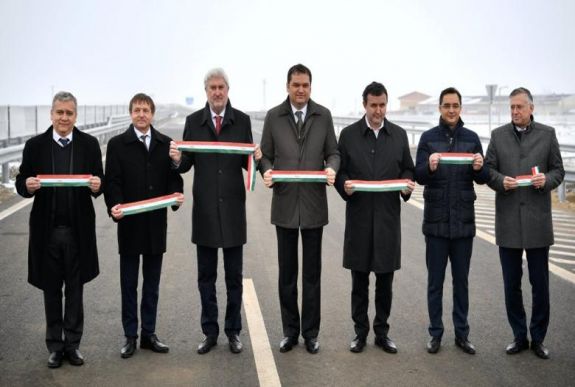 Közeledett a magyar autópálya a román határhoz – Cseke Attila szerint bezzeg!