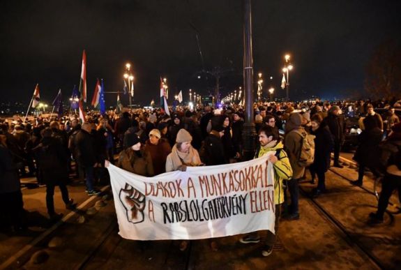 Áder János aláírta a munka törvénykönyve módosítását