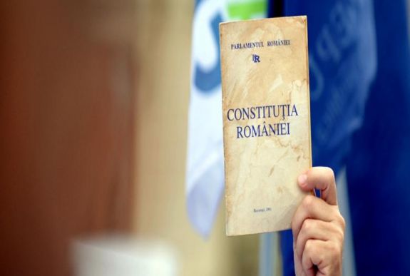 Rostás-Péter István: Mondattan, avagy az alkotmányról néhány passzusban
