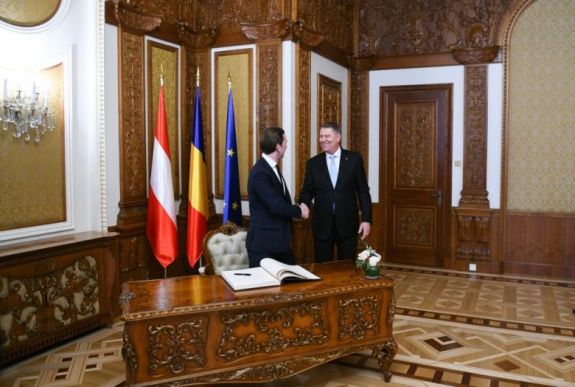 Jelképesen átvette az EU tanácsának soros elnökségét Klaus Johannis