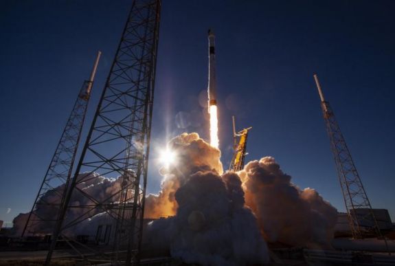 Elindította első katonai űrmisszióját a SpaceX