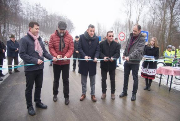 Székelyföldi útszakaszt avatott fel Kelemen Hunor