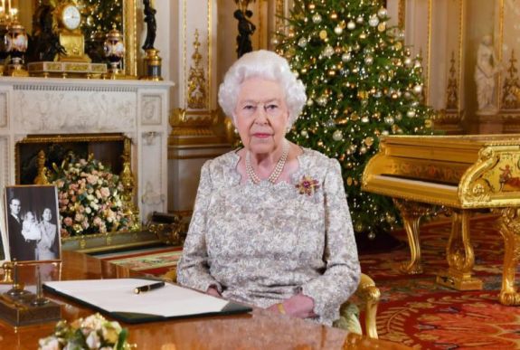 Ők kapnak kitüntetést II. Erzsébet brit uralkodótól újév alkalmából