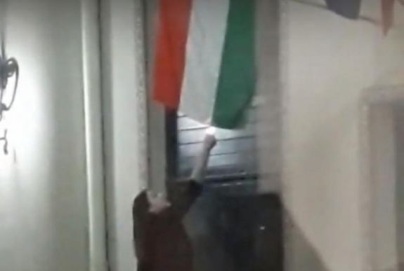 FRISSÍTVE - A rendőrség vizsgálódik a nagyváradi zászlóégetési ügyben