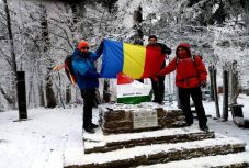 FRISSÍTVE - Elszégyellte magát? Törölte a fotót a Kékestető centenáriumi „meghódítója”
