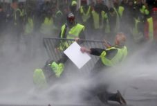 A francia rendőrség rendkívüli állapot kihirdetését kérte a párizsi zavargások miatt