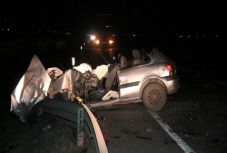 Szörnyethalt a sofőr a brutális autóbalesetben