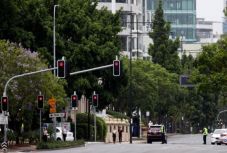 Rendőrökre lőttek, elbarikádozták magukat fegyveresek Brisbane-ben