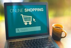 Hétfőtől teljesen szabad a pálya az e-kereskedelemben