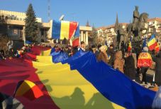 Feljelentették Sepsiszentgyörgy polgármesterét, mert nem zászlózta fel eléggé a várost december elsejére 