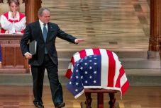 Elbúcsúztatták George H. W. Busht Washingtonban