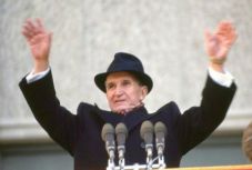 Felmérés: Ceauşescu a legmeghatározóbb romániai személyiség
