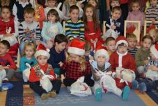 Hatalmas zsákokkal érkezett a Mikulás a szatmárnémeti gyerekekhez