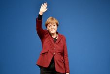 Pénteken megválasztják Merkel utódját